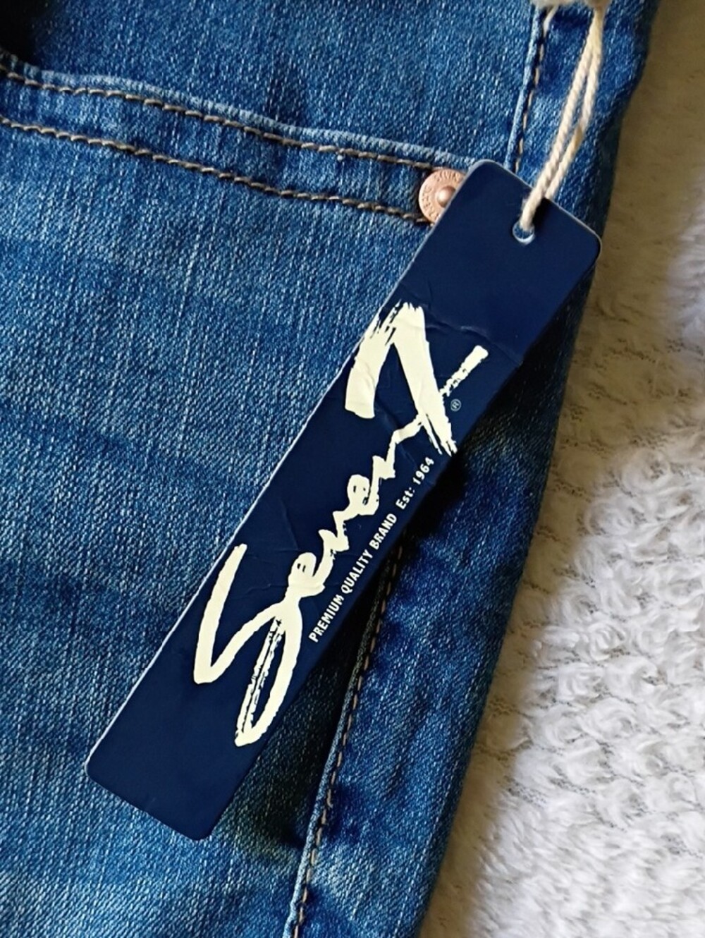 Seven7 Blue Denim Jeans with Gold Logo Stitching - Picture 4 of 13